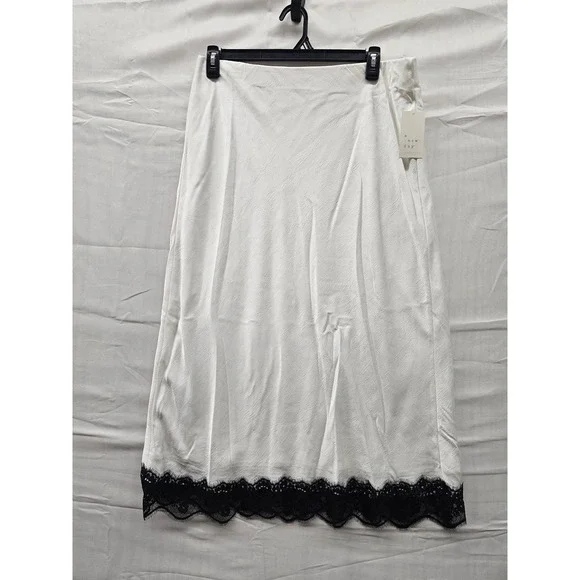 A New Day Cream Lace Trim Midi Slip Skirt Womens L Textured Satin 018051918 NWT - Picture 1 of 7
